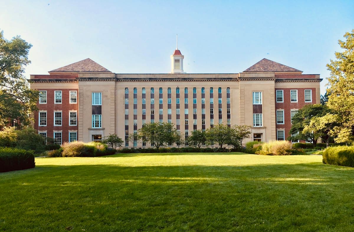 Feynman Public School campus
